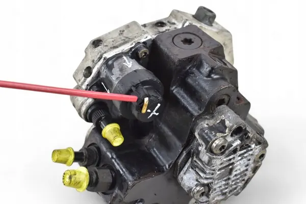 Brandstofpomp VOLVO S60 I V70 II 2.4 D5 0445010043 image 3