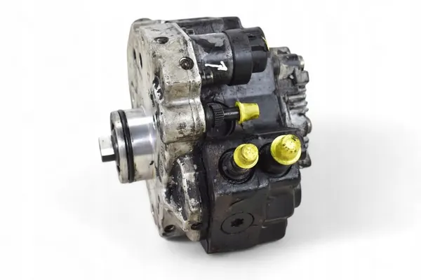 Brandstofpomp VOLVO S60 I V70 II 2.4 D5 0445010043 image 6