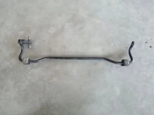 Estabilizador trasero VW Golf VIII OEM 5Q0511305BL image 2