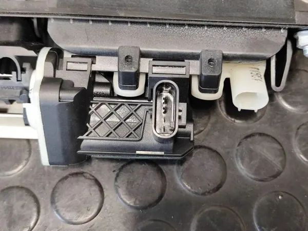 Mercedes-Benz S W222 achterdeurhendel OEM A2227500593 image 5