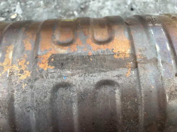 Mercedes GT W190 Vaimennin OEM A1904900100 - Käytetty image 5