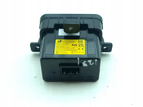 Hyundai Kona II USB-aansluiting OEM 96125K3100 image 6