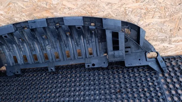 RENAULT SCENIC III Framskärmskydd 622350003R image 3