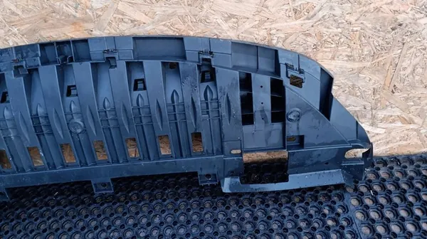 RENAULT SCENIC III Framskärmskydd 622350003R image 5