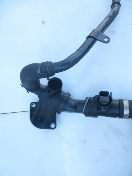 Vesiputki Termostaatti VW Golf V Audi A3 A4 2.0 TFSI image 2