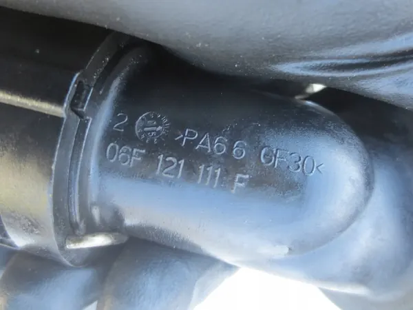 Vesiputki Termostaatti VW Golf V Audi A3 A4 2.0 TFSI image 3