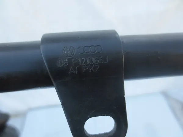 Vesiputki Termostaatti VW Golf V Audi A3 A4 2.0 TFSI image 5