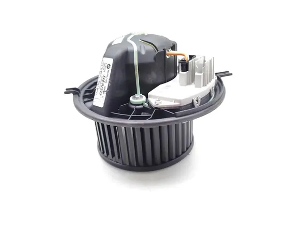 BMW X1 Ventilator 20d xDrive Diesel 2014 OEM 6933664 image 2