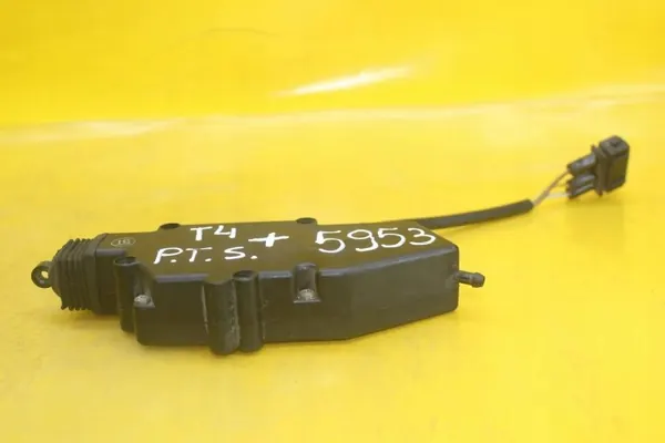 Module de verrouillage central droit arrière VW OEM 701959783A image 10