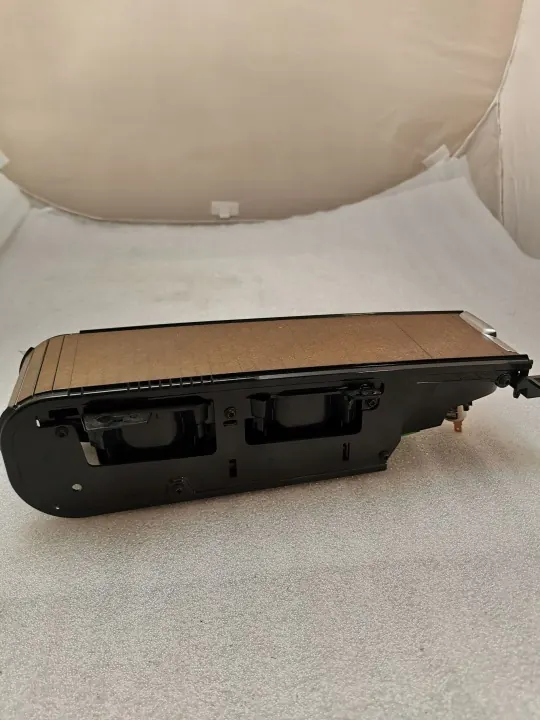 Volvo XC90 Framre dryckeshållare OEM 31389958 image 5