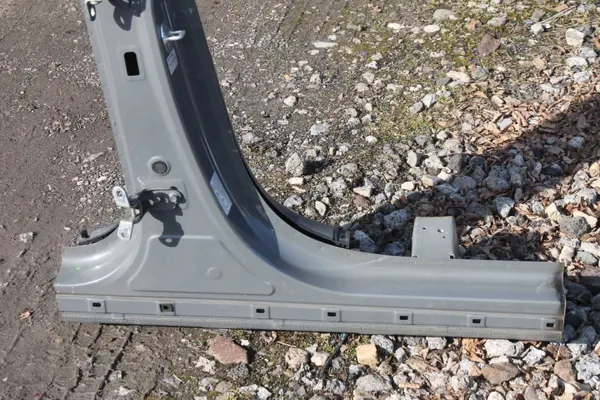 Rechte Mittel-Türsäule OEM SLUPEKPRAWYKONA + Scharniere image 10
