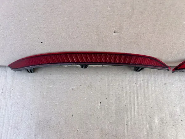 Réflecteur pare-chocs arrière VW Golf 8 OEM 5H0945105 image 3
