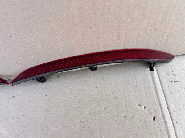 Réflecteur pare-chocs arrière VW Golf 8 OEM 5H0945105 image 4