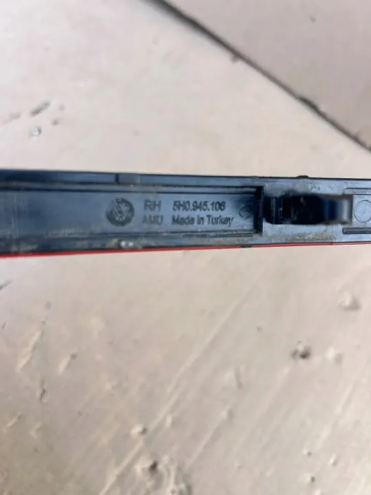 Réflecteur pare-chocs arrière VW Golf 8 OEM 5H0945105 image 6