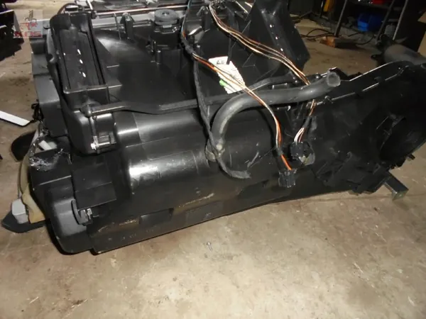 Boîtier Mélangeur Chauffage OEM 68462300 Maserati image 8