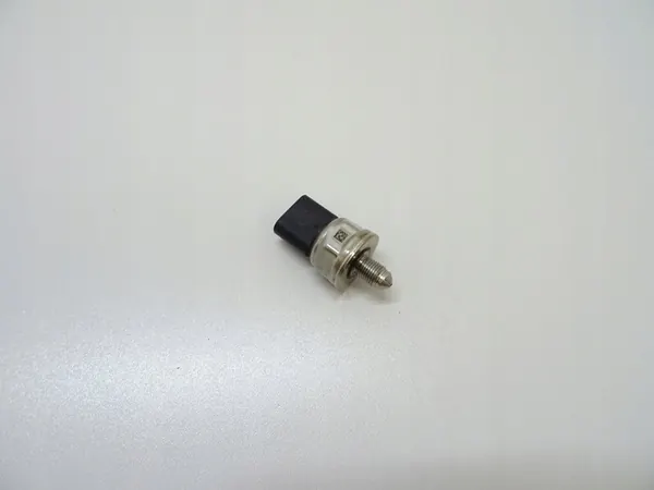 2016+ CAMARO SS 6.2 LT1 Capteur de Pression de Carburant image 1