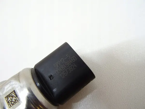 2016+ CAMARO SS 6.2 LT1 Capteur de Pression de Carburant image 3