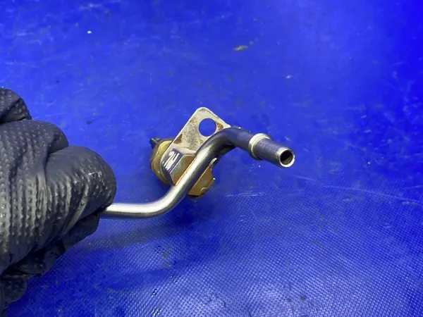 Brandstofleiding sensor BMW E90 E93 E87 N43B20A image 6
