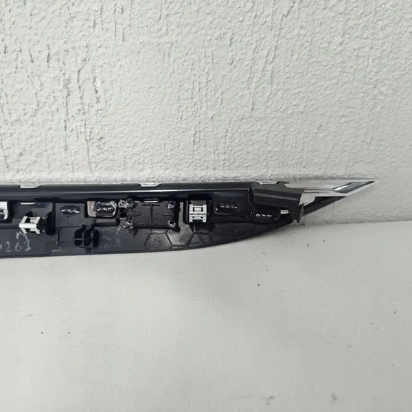 Tesla X Plaid Linker Deurlijst OEM 166155600C image 10