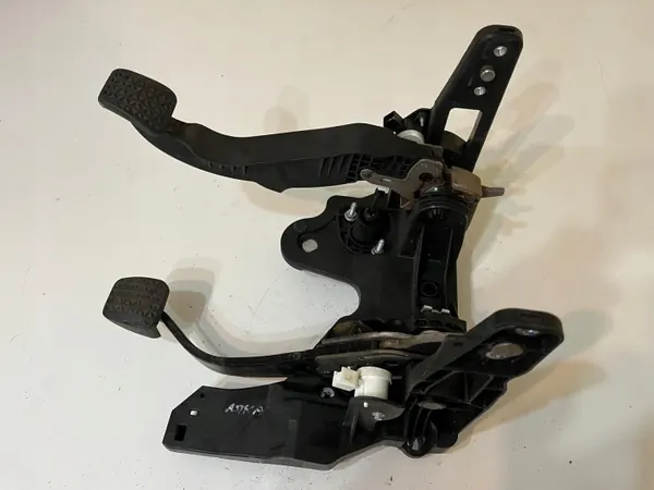 Pedalsats Opel Astra J 1.4/1.6 OEM - Gas, Koppling, Broms image 2