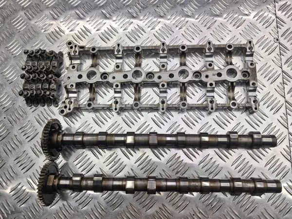 Kit Árboles de Levas BMW N47 OEM 7797511 - Usado image 2