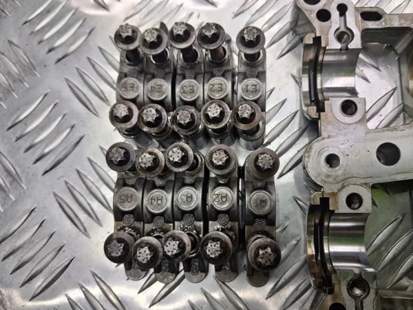Kit Árboles de Levas BMW N47 OEM 7797511 - Usado image 4