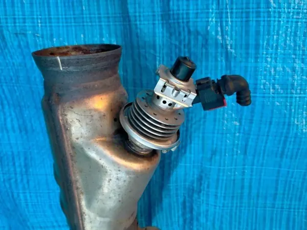 Filtro DPF Mercedes W470 OEM A4704901900 Usado image 5