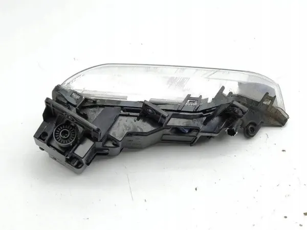 Infiniti Q30 2016 Rechter voor mistlamp OEM F0G14019 image 3