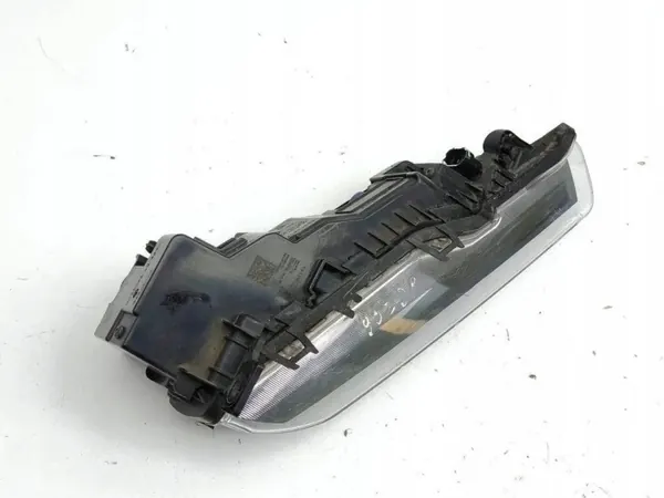 Infiniti Q30 2016 Rechter voor mistlamp OEM F0G14019 image 5