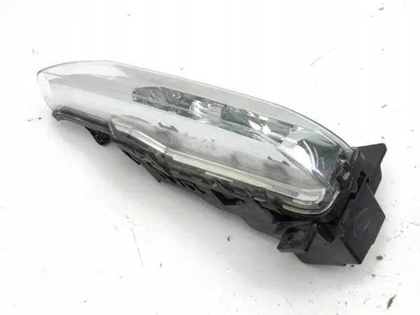 Infiniti Q30 2016 Rechter voor mistlamp OEM F0G14019 image 6