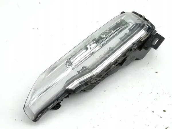 Infiniti Q30 2016 Rechter voor mistlamp OEM F0G14019 image 7
