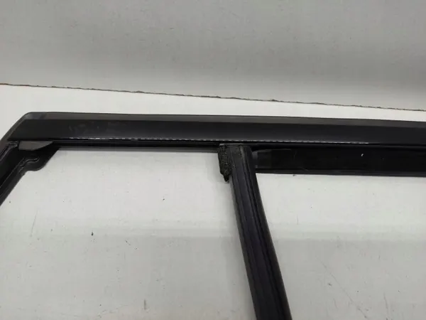 Fönstertätning styrskena vänster bak BMW OEM 7407405 image 4