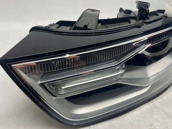AUDI Q3 RSQ3 Reflector Xenón Izquierda Derecha 8U0941005D 8U0941043D image 3