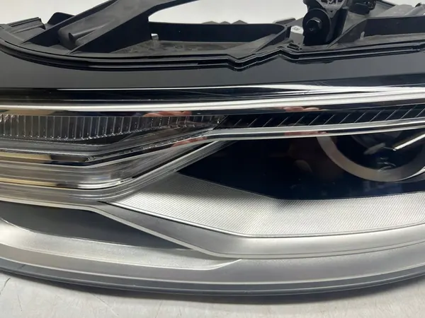 AUDI Q3 RSQ3 Reflector Xenón Izquierda Derecha 8U0941005D 8U0941043D image 4