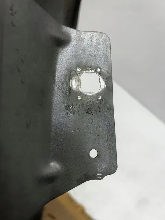 Mercedes-Benz A W176 Främre Vänster Skärm image 9