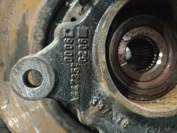 MERCEDES W447 VITO VÄNSTER SVINGARM image 2