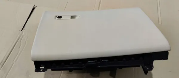 Passagerarhandskfack OEM A4476800891 Mercedes V-Klass W447 image 5