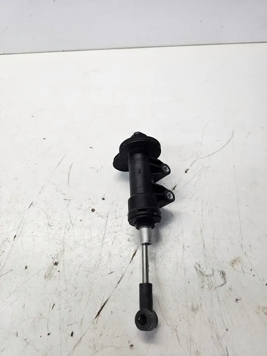 Bomba de embreagem Audi A6 C6 image 2