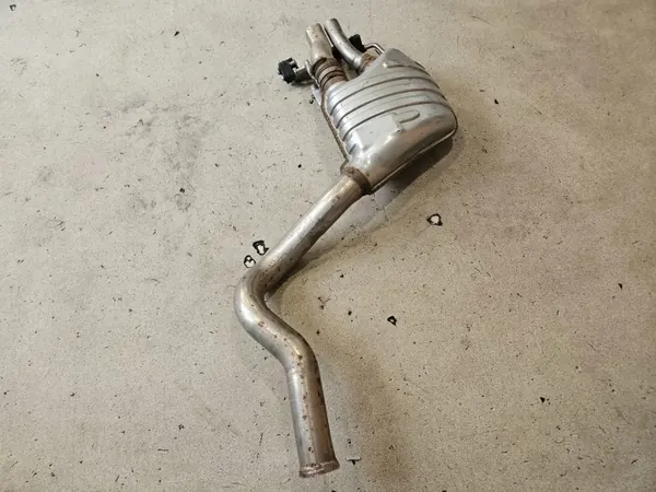 Pakoputken Vaimennin OEM A2054900901 Mercedes Vasen Oikea image 7