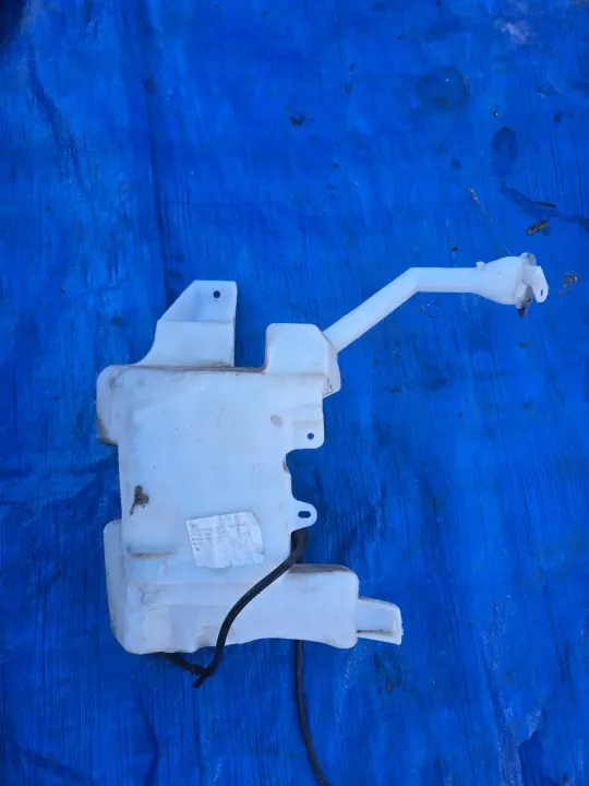Pesuliuosäiliö OEM 28910HV005 Nissan Qashqai J11:lle image 3