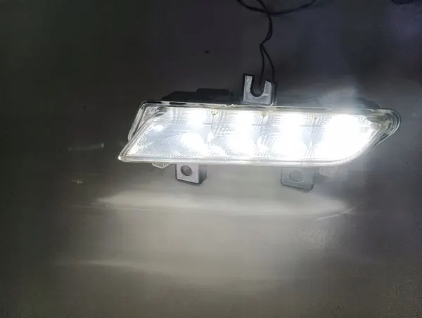 Farol Halogéneo LED DRL Esquerdo Dianteiro OEM 266059493R image 4