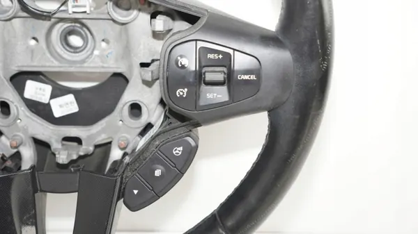 Volant Multifonction Kia Carens OEM 360182943 image 5