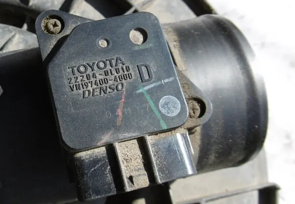 HILUX VII 08-11 2.5D4D Luftmassenmesser 22204-0L010 image 2