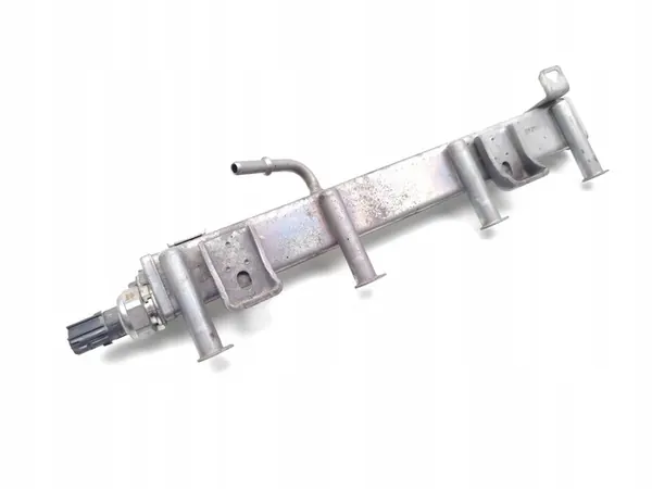 Brandstofrail Toyota RAV4 2.5 Hybrid 2021 OEM 89458-33041 image 8