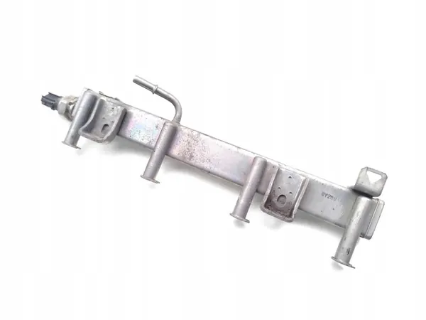 Brandstofrail Toyota RAV4 2.5 Hybrid 2021 OEM 89458-33041 image 9