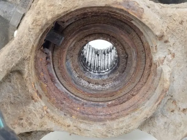 2012 Toyota Verso-S Etupyörän napa image 5