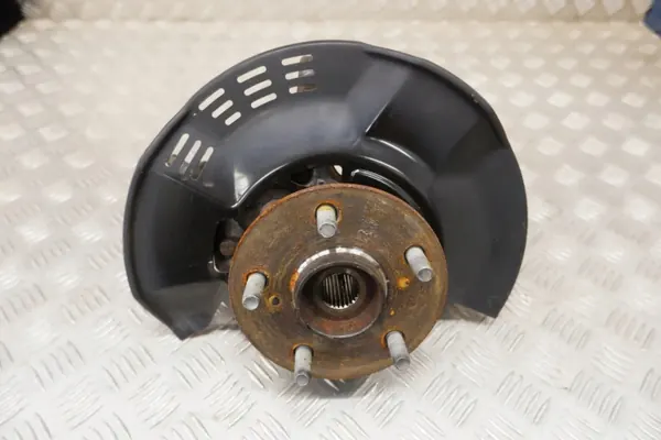Toyota C-HR etupyörän navan OEM 43211F4010 image 2