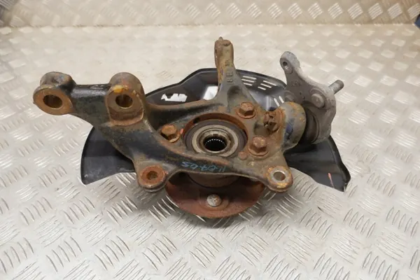 Toyota C-HR etupyörän navan OEM 43211F4010 image 5