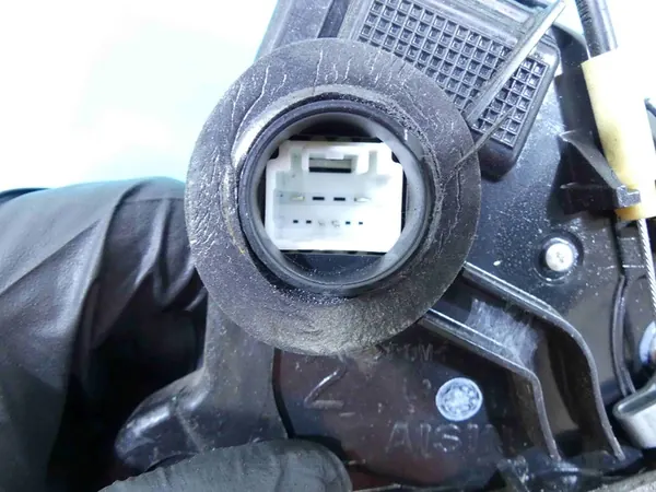 Vänster Framslå Lock 4PIN Toyota Estima III 06-19 image 4