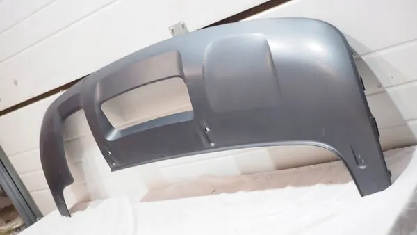 Audi Q3 Spoiler Trasero 8U0807568 image 2